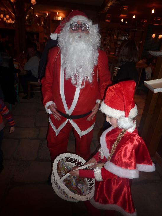 le P&egrave;re No&euml;l et son lutin